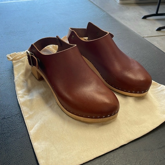 Bryr Brown Leather Mules - Picture 1 of 7